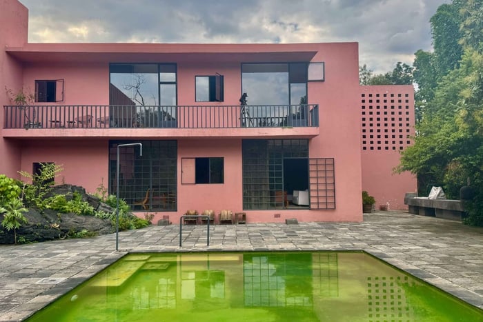 Mexiko-Stadt: Entdecke die Casa Pedregal von Luis Barragán