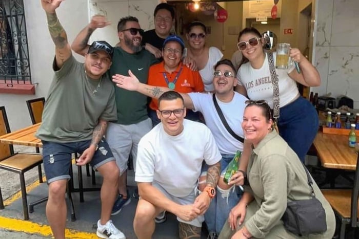 Mexico City: Guided Food Tour with Tacos and Mezcal