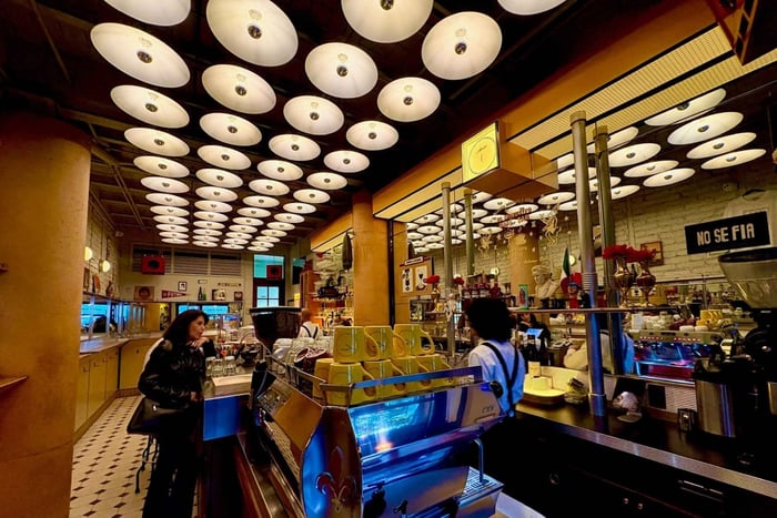 Mexico City Juárez: Art, Design & Local Fashion Walking Tour