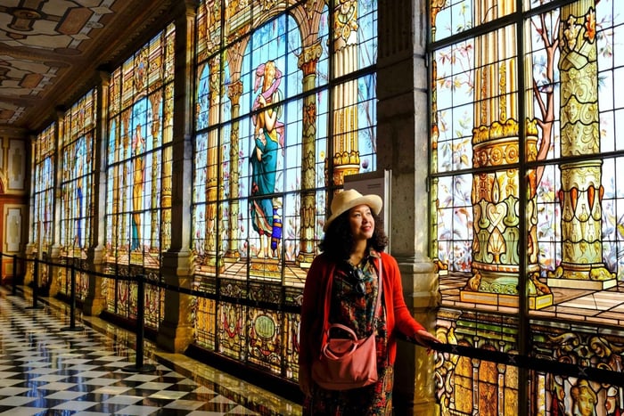 Mexico City Private Chapultepec Tour: The Magic Castle