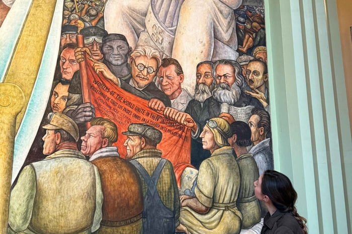 Mexico City Uncovered: Secret Corners, Murals and Gems