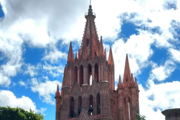 San Miguel de Allende: Private Sightseeing Tour with Atotonilco from CDMX