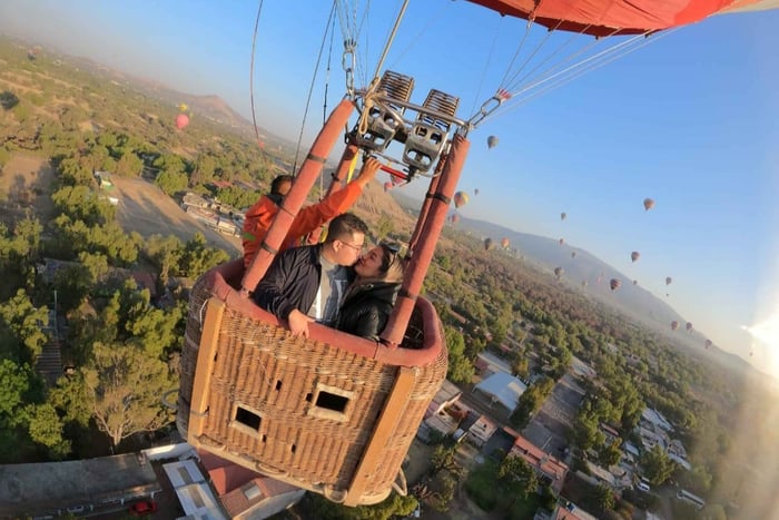 Teotihuacan: Private Romantic Balloon Flight for Couples