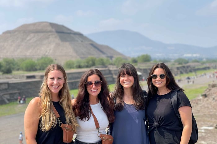 Pirámides de Teotihuacán y comida en casa de mi abuela