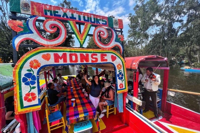 Viaje a Xochimilco y Coyoacán Colonial