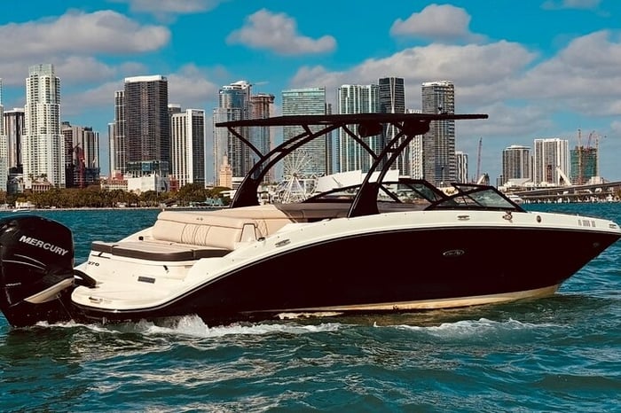 2-Hours Private Miami Boat Rental With Champagne