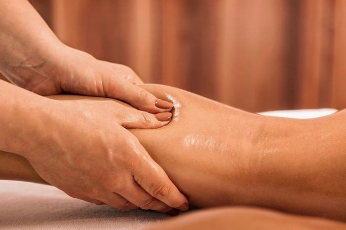 60 Minutes of Relaxation with Warm Oils and Hot Towels Massage
