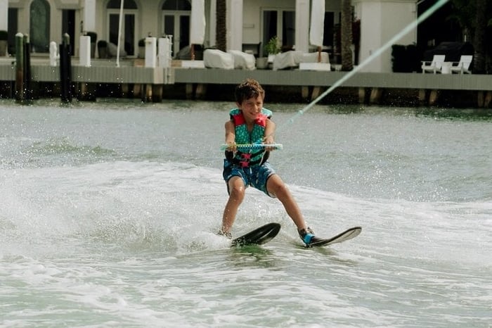 One Hour Waterskiing Lesson: Ultimate Miami Thrills