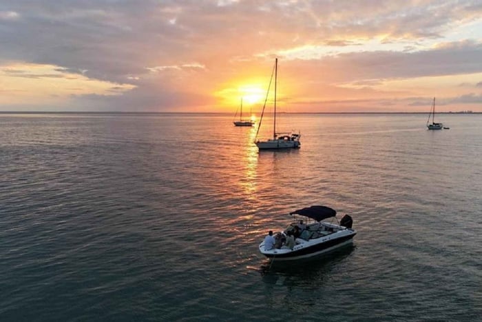 Privat solnedgangs- og natkrydstogt i Miami med udsigt over skylinen