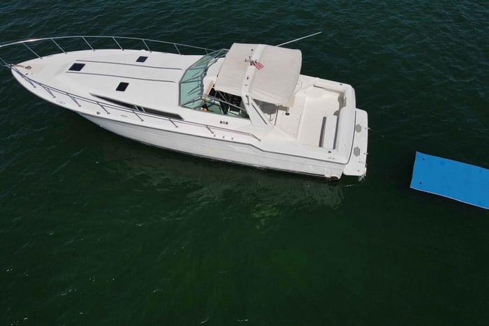 Miami : Location d'un yacht privé avec champagne et plongée en apnée