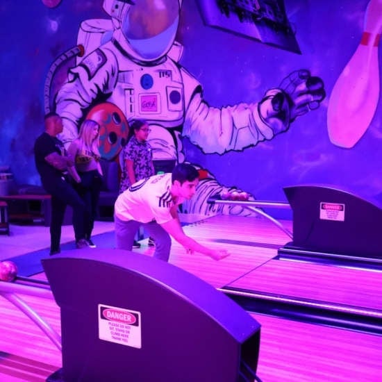 🎳 Specjalna Oferta na Duckpin Bowling – Poniedziałki i Piątki!