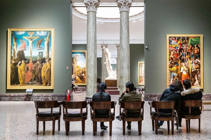 Brera Gallery Tour & Walk Through Historic Brera District
