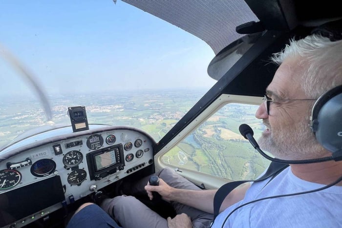 Dovera: Hands-On Light Aircraft Flight Lesson near Milan