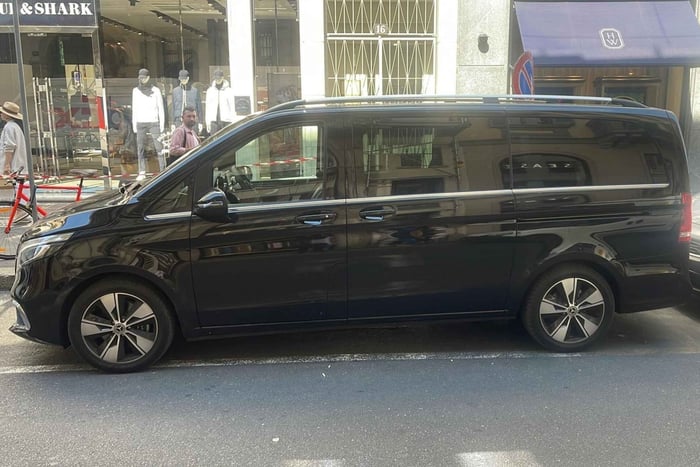 from Milan to MALPENSA Airport Transfer - V CLASS MERCEDES