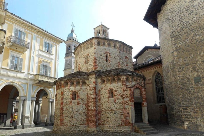From Milan - UNESCO Sites, Food, and Nature by Train