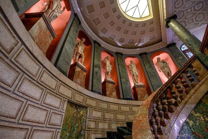 Leonardo’s Legacy & Masterpieces Guided Walking Tour