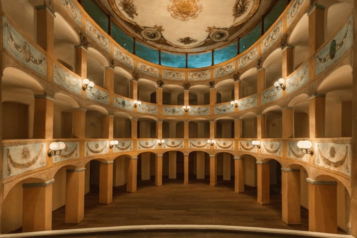 Milan: Bus & Train ticket from/to Finalborgo