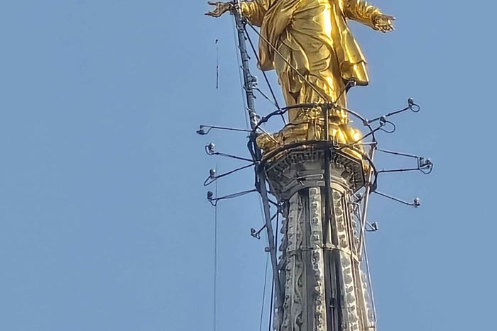 Milan: Duomo Angels and Demons Tour with Rooftop Access
