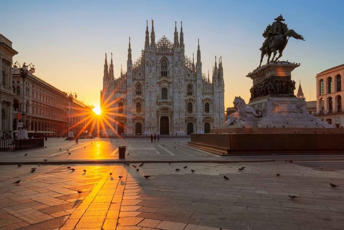 Milan: Express Walk with a Local in 90 minutes