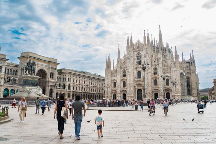 Milan Family Discovery Private Walk: Piazzas and Castles