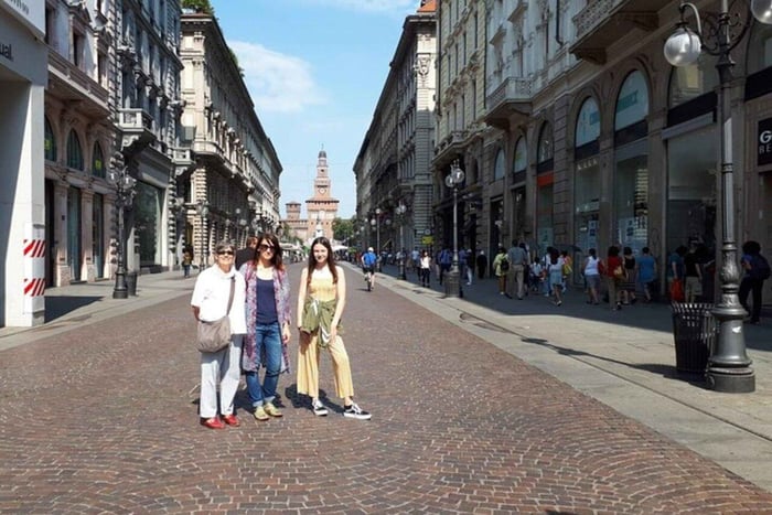 Milan : Highlights & Hidden gems Private Walking Tour