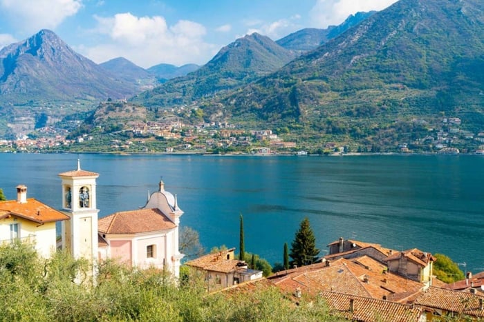 Milan: Lake Iseo & Franciacorta Wine Region with Cruise