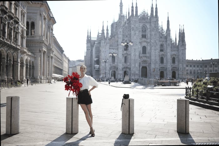 Milan: Photoshoot with Flowers and Styling