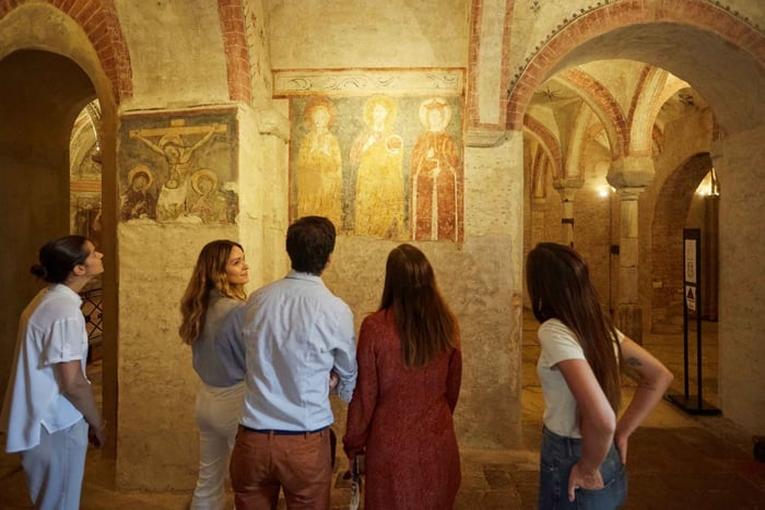 Milan: San Sepolcro Crypt Skip-the-Line Entry Ticket