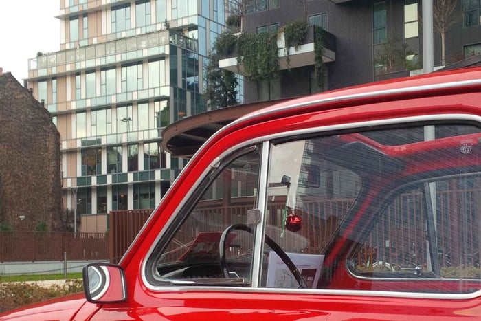 Milan: tour of the old and new city in a classic Fiat 500 (1 hr, 1 stop)