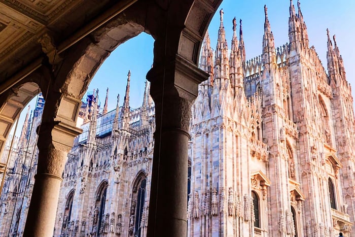 Skyward Soiree: Duomo Discovery & Panoramic Rooftop Marvels