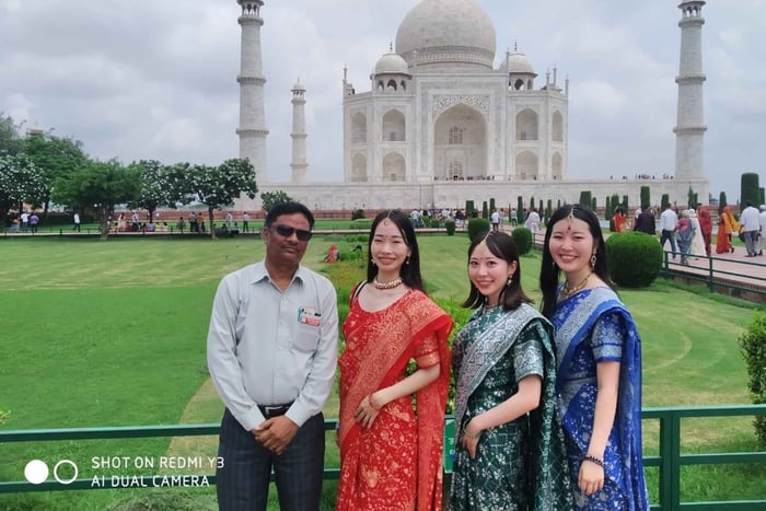 Taj Mahal and Agra Private Tour from Delhi with 5-Star Lunch