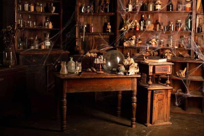 The Milan of the Apothecaries: Alchemists, Ancient Pharmacies and Magic