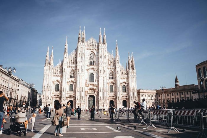 Verona: Milan Duomo Tour with Rooftop and E-Book