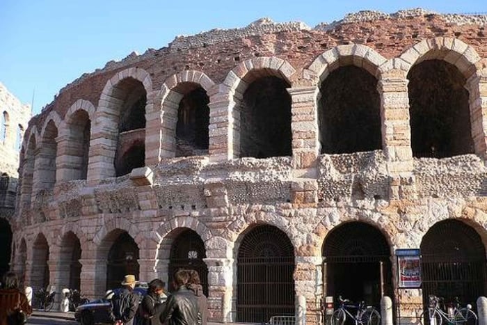 Desde Milán: Verona y el Lago de Garda: excursión de un día con guía