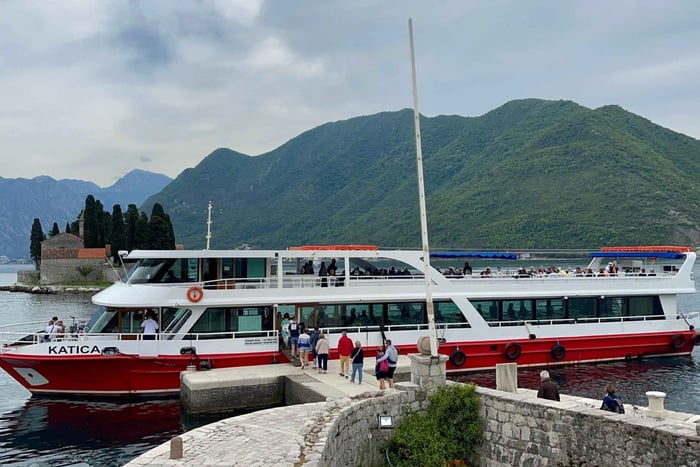 Boat tours in Boka Bay with “Katica'