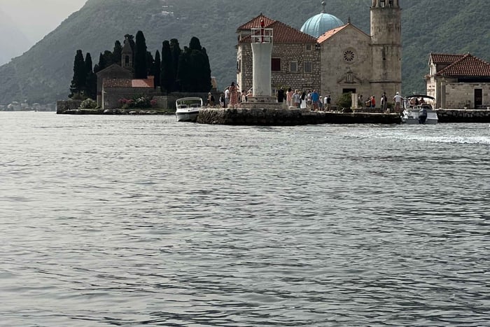 Boka Bay: Lady of The Rocks & Old Town Perast Tour