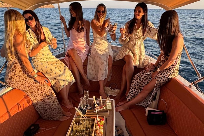 Budva: Private Luxury Boat Tour with Skipper
