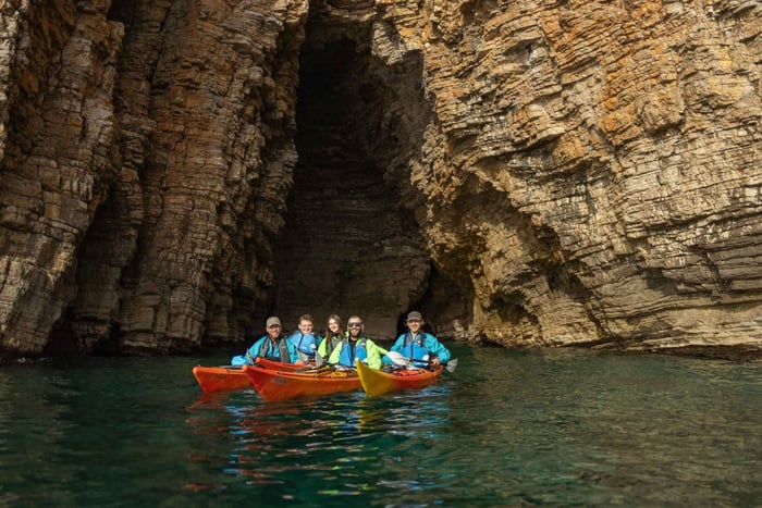 Budva: Winter Sea Kayak Tour to Caves & St Nicholas Island