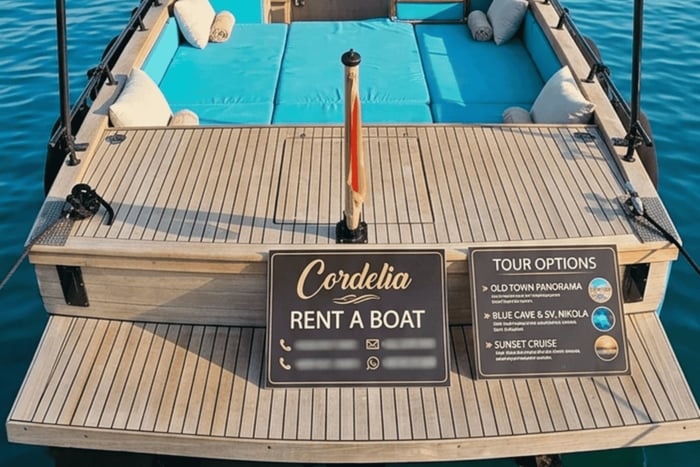 Cordelia: Panoramic Boat Tour with Snorkeling