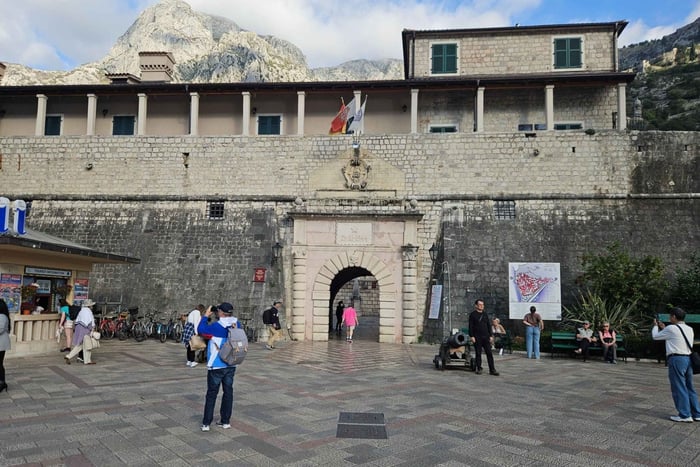 Explore Kotor: Old Town Walk & Bay Coast Bike Tour