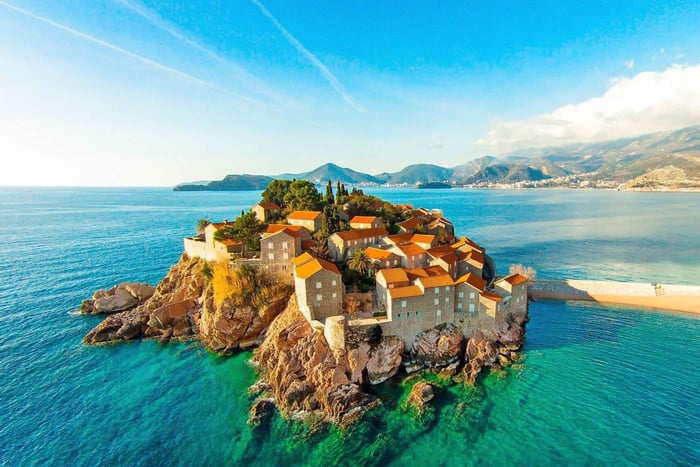 From Tirana/Shkodra: Montenegro, Budva & Sveti Stefan Tour