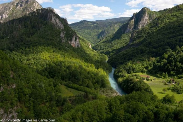 Desde Ulcinj: excursión de 1 día a parques nacionales y cañones de Montenegro