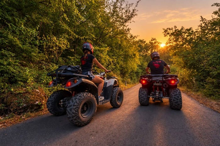 Herceg Novi: ruta en quad al atardecer por el campo, comida y cata de vino