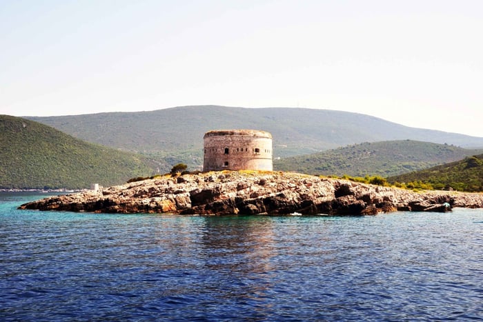 Cattaro: tour in quad delle fortezze di Luštica, vista panoramica della baia di Boka