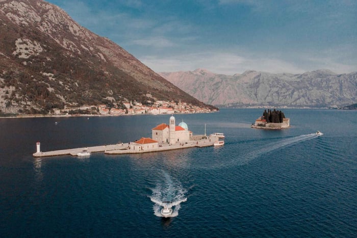 Kotor: Our Lady of the Rock and Perast Speedboat Tour