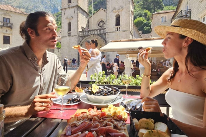 Kotor: Private Walking Tour with Wine and Food Tasting