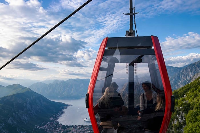 Kotor Serpentine, svævebane og Cetinje-tur fra Budva/Kotor