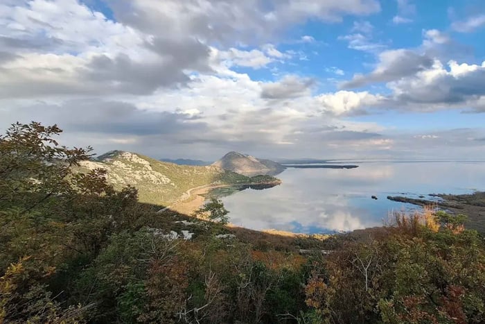 Lake Skadar: Boat Tour with Snacks and Drinks