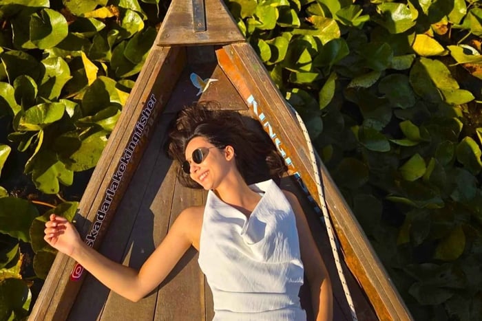 Skadar Lake: Guided Sunset Boat Tour with Wooden Boat & Wine