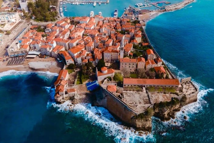 Tirana/Shkodra: Budva Montenegro and Sv.Stefan Day Tour